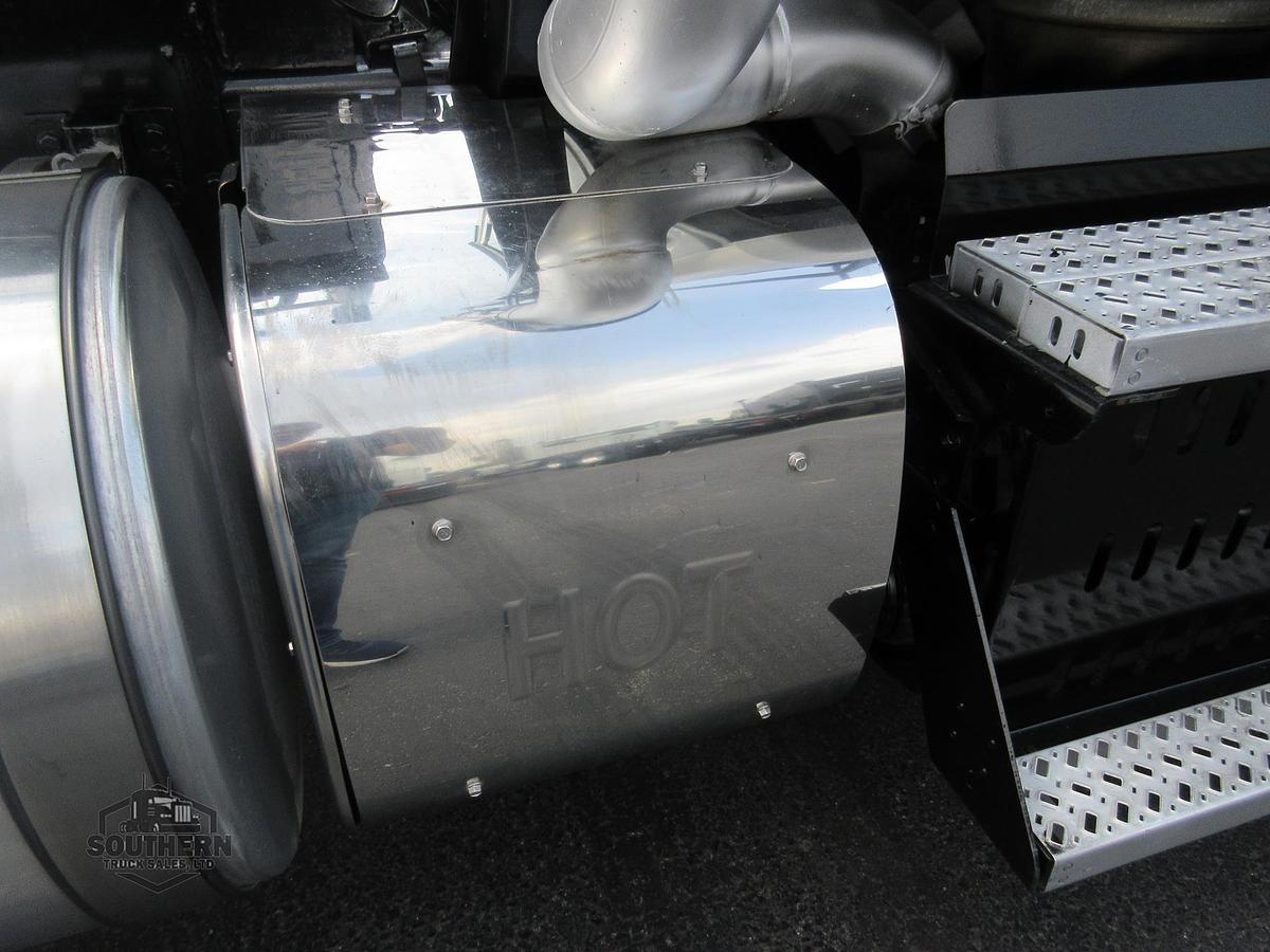 Used 2014 MACK PINNACLE CXU613