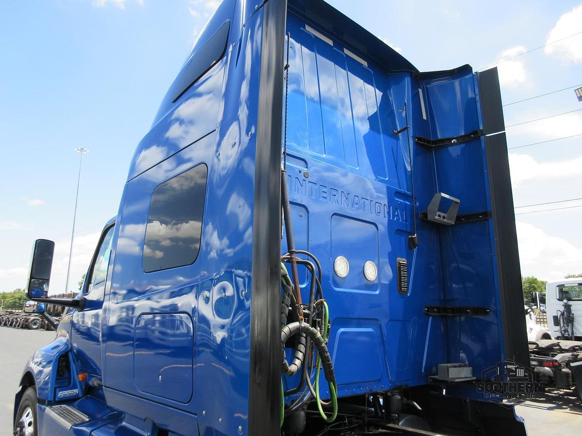 Used 2021 INTERNATIONAL LT