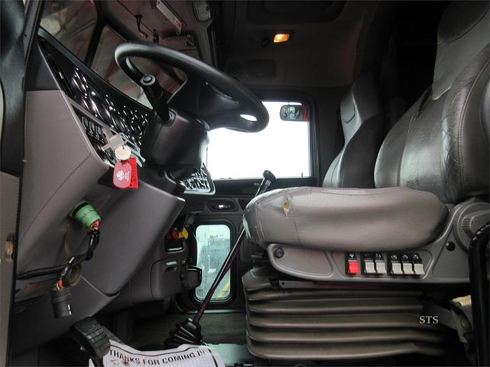 Used 2015 PETERBILT 389