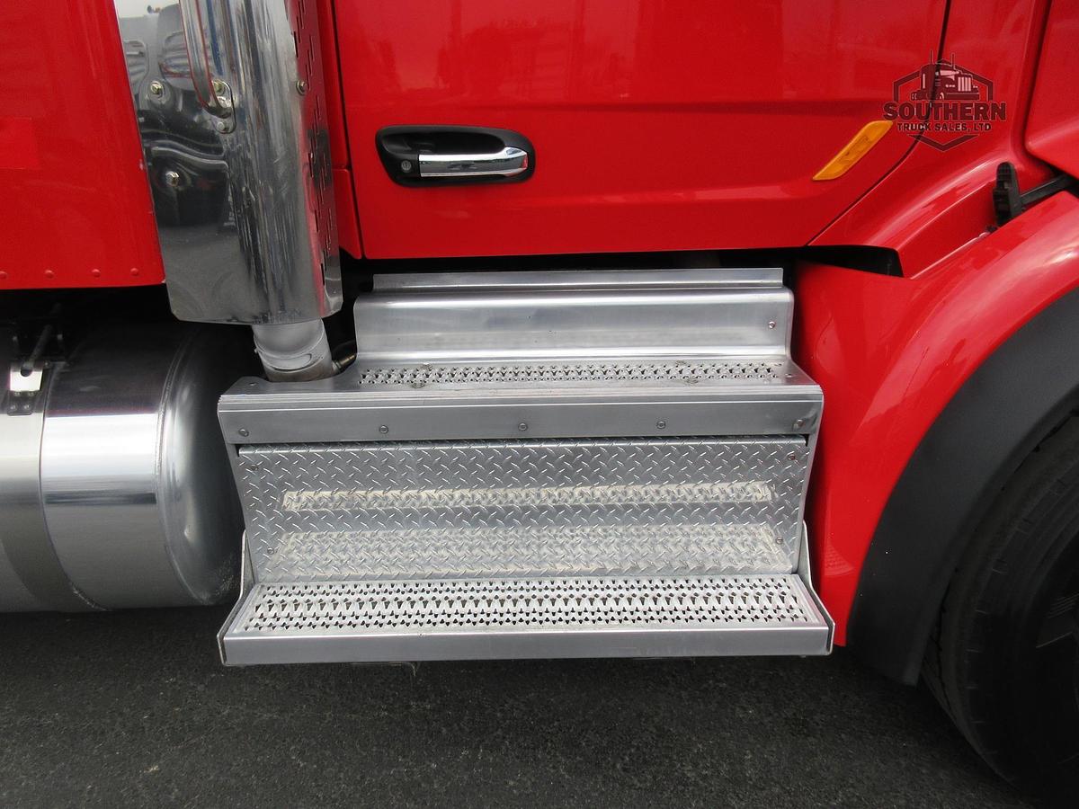 Used 2020 PETERBILT 567