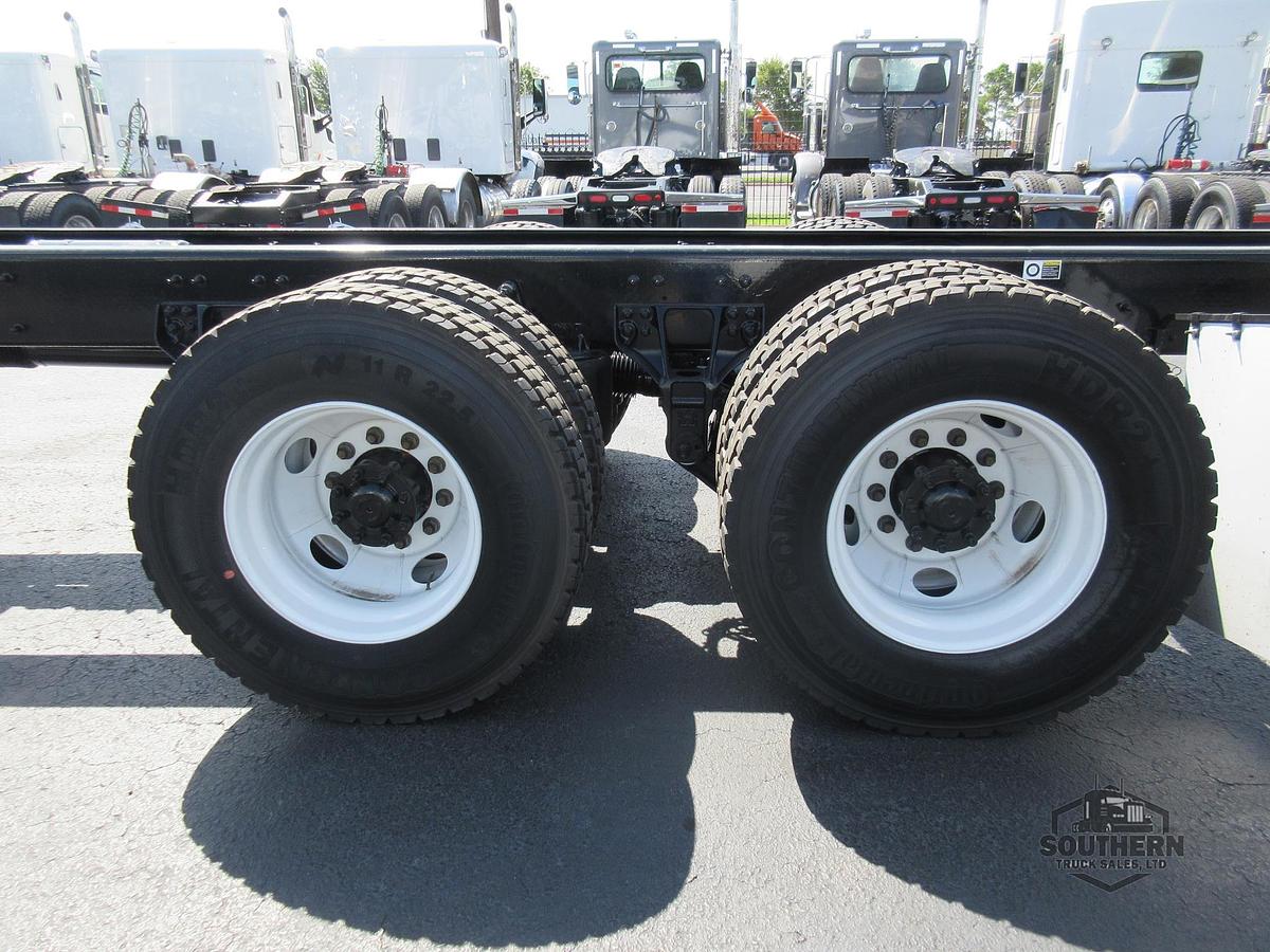 Used 2025 KENWORTH T880