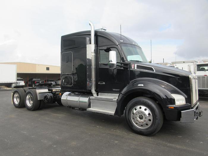 Used 2021 KENWORTH T880