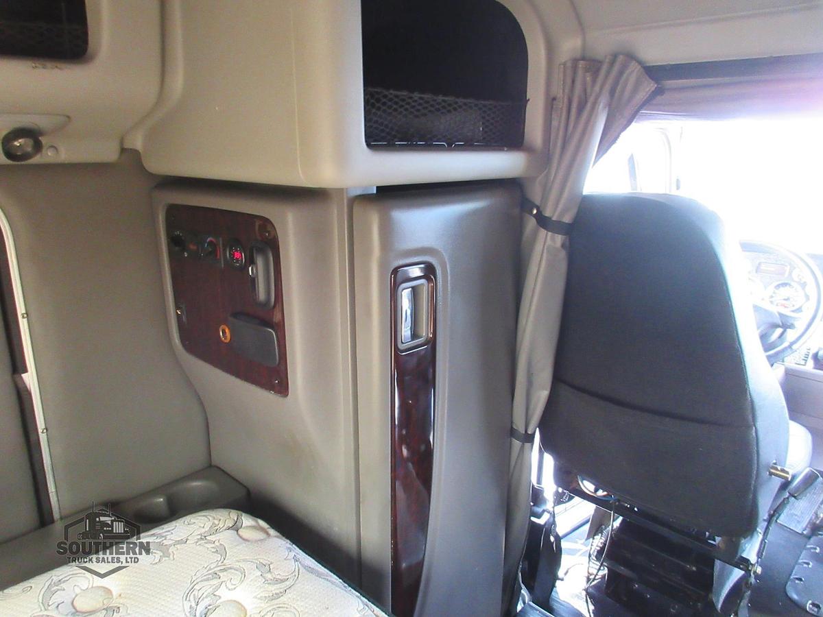 Used 2021 PETERBILT 389