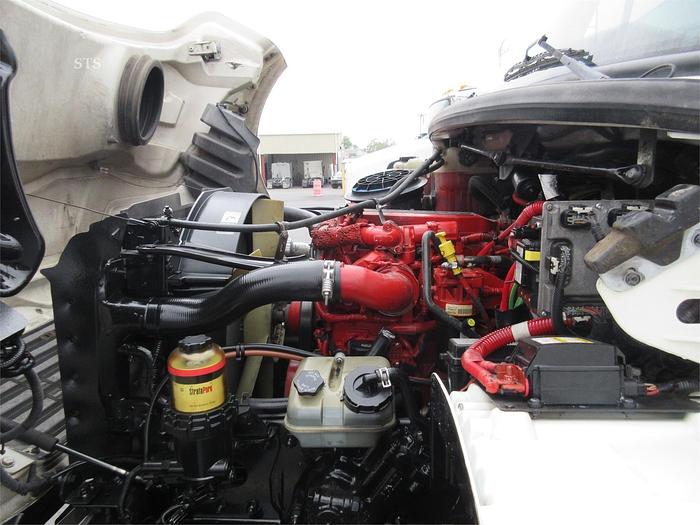 Used 2014 FREIGHTLINER BUSINESS CLASS M2 106