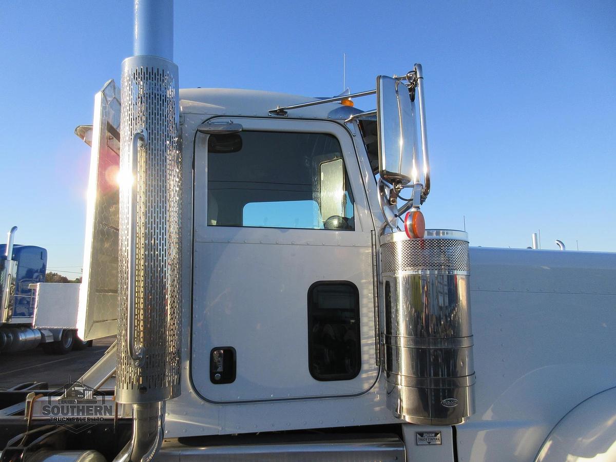 Used 2020 PETERBILT 389