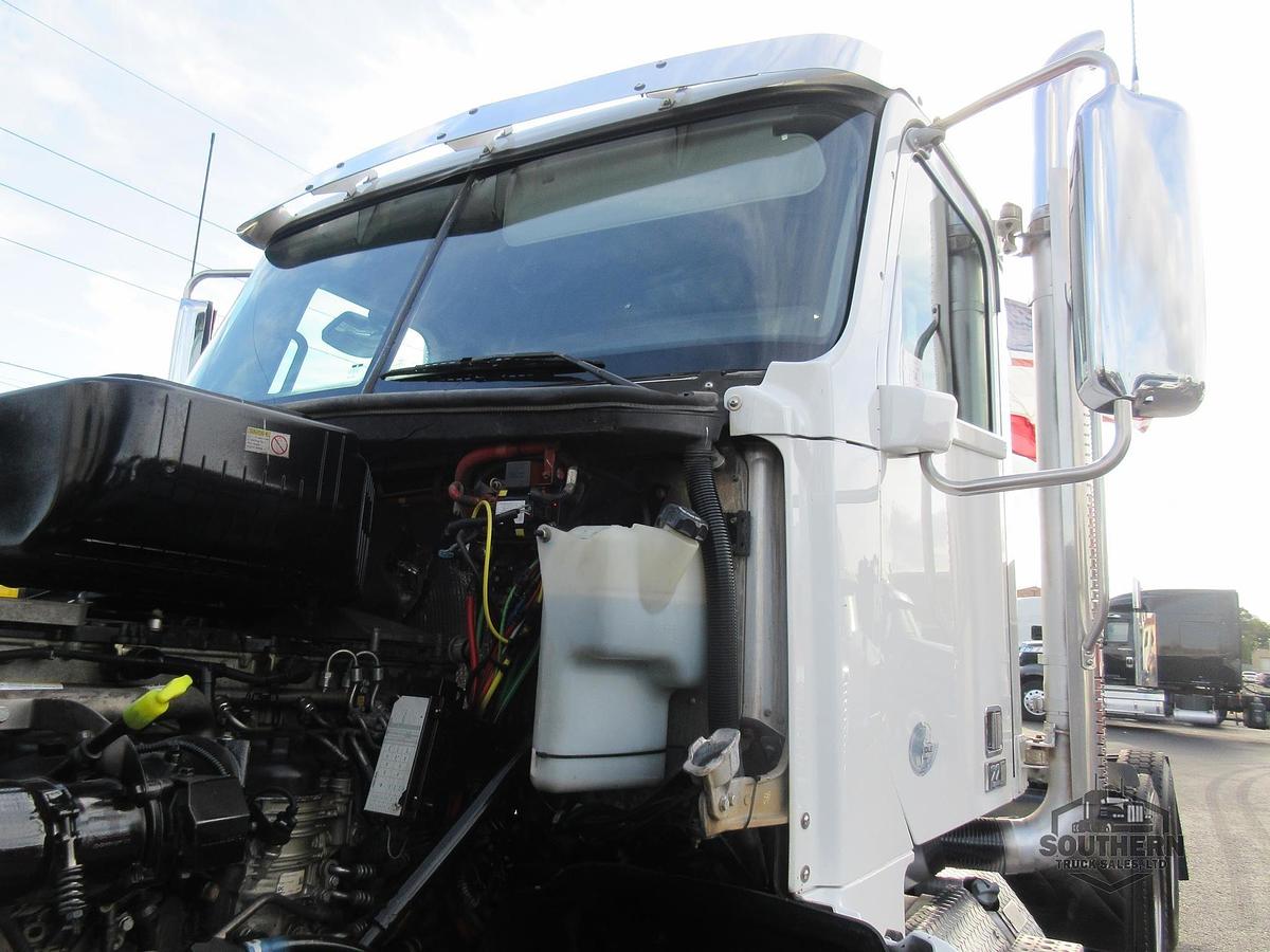 Used 2019 FREIGHTLINER 122SD