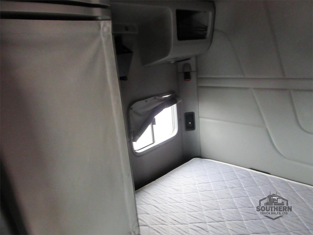 Used 2020 PETERBILT 567