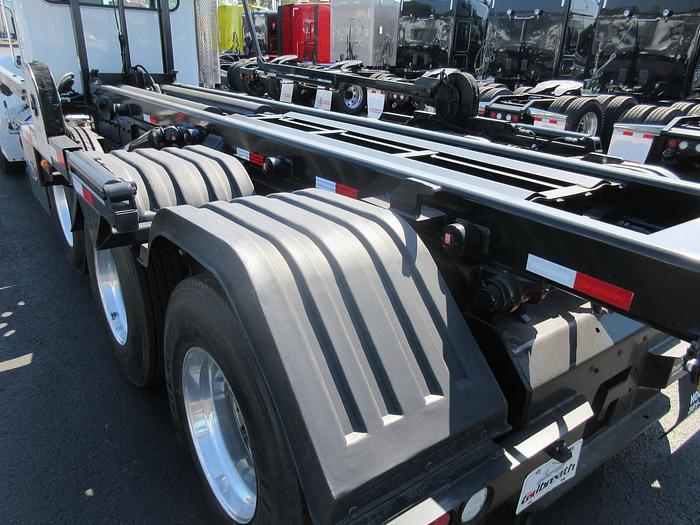 Used 2013 PETERBILT 348