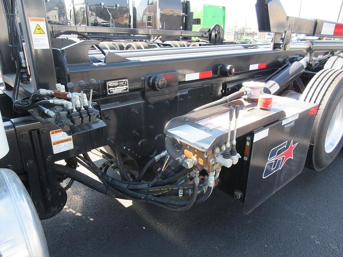 Used 2013 PETERBILT 348