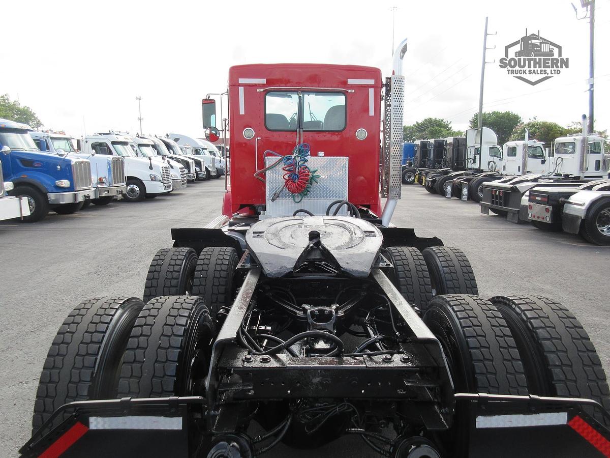 Used 2013 KENWORTH T800