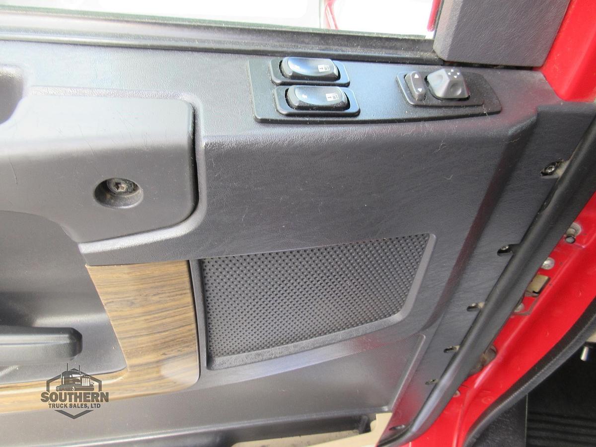 Used 2021 FREIGHTLINER CORONADO 122 SD