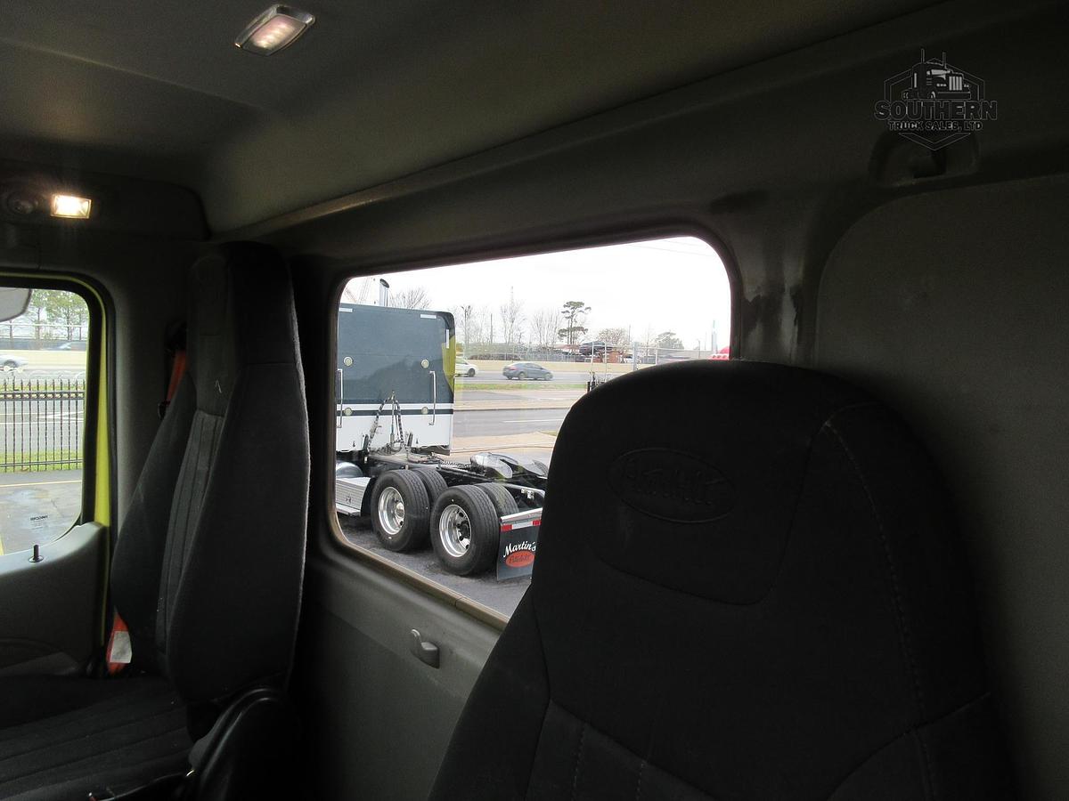 Used 2020 PETERBILT 567