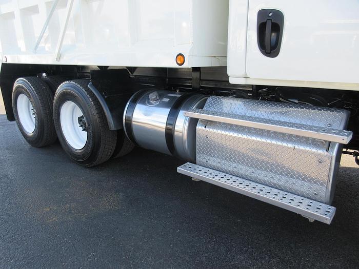 Used 2017 FREIGHTLINER CASCADIA 113