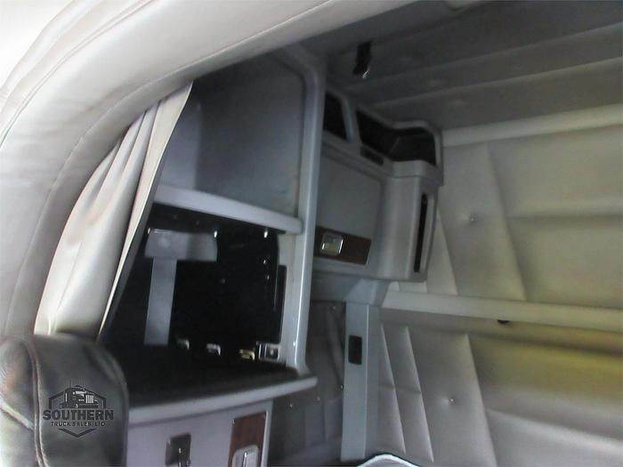 Used 2016 PETERBILT 389