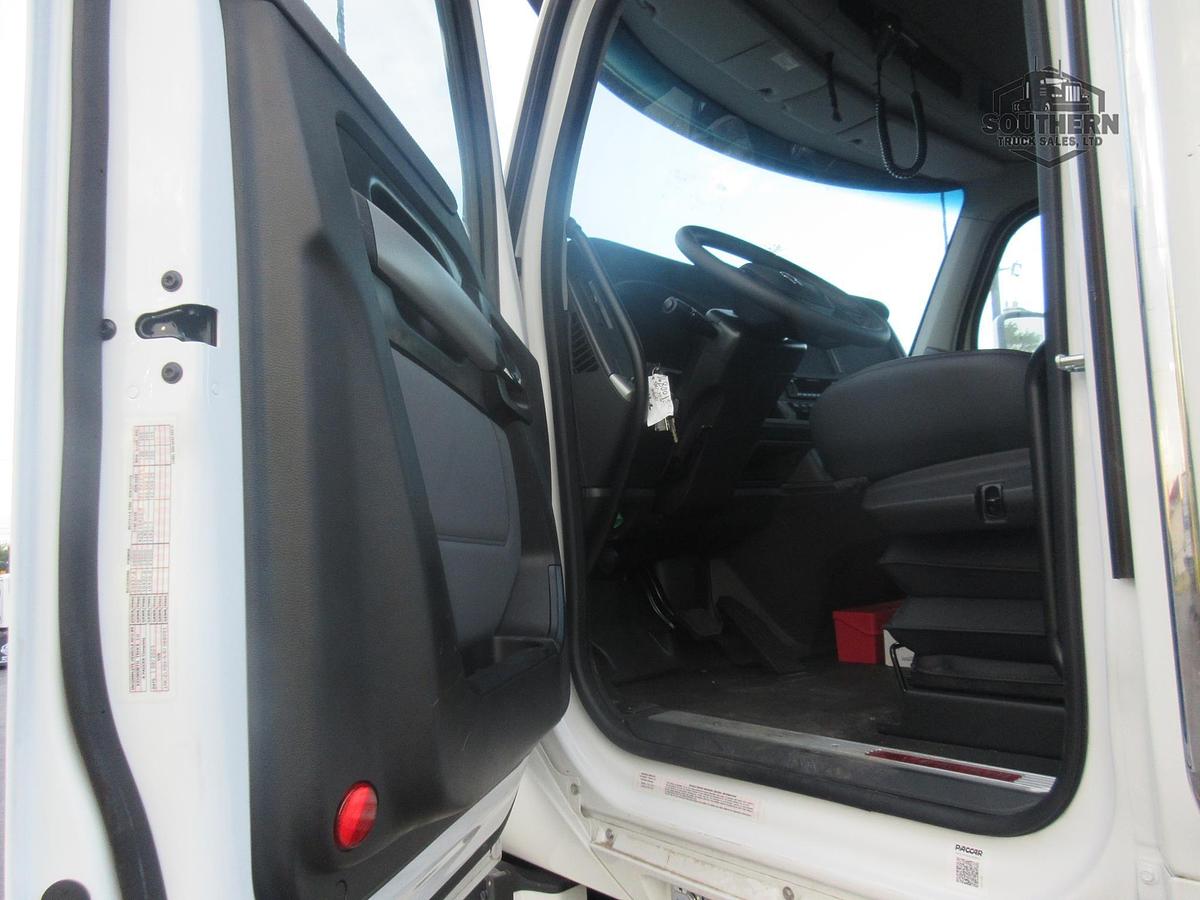 2024 KENWORTH T880