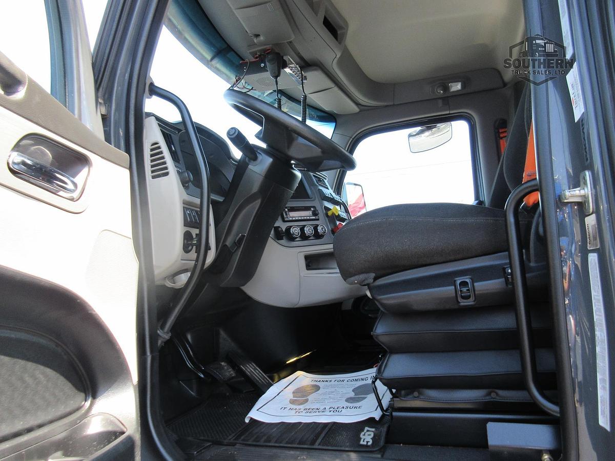 Used 2025 PETERBILT 567