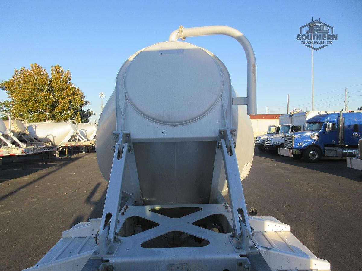 Used 2011 POLAR 41 ft