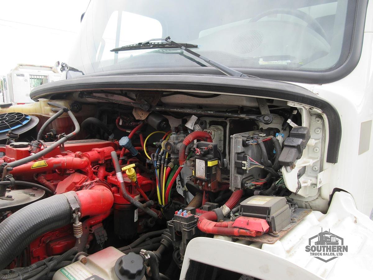 Used 2017 FREIGHTLINER BUSINESS CLASS M2 106