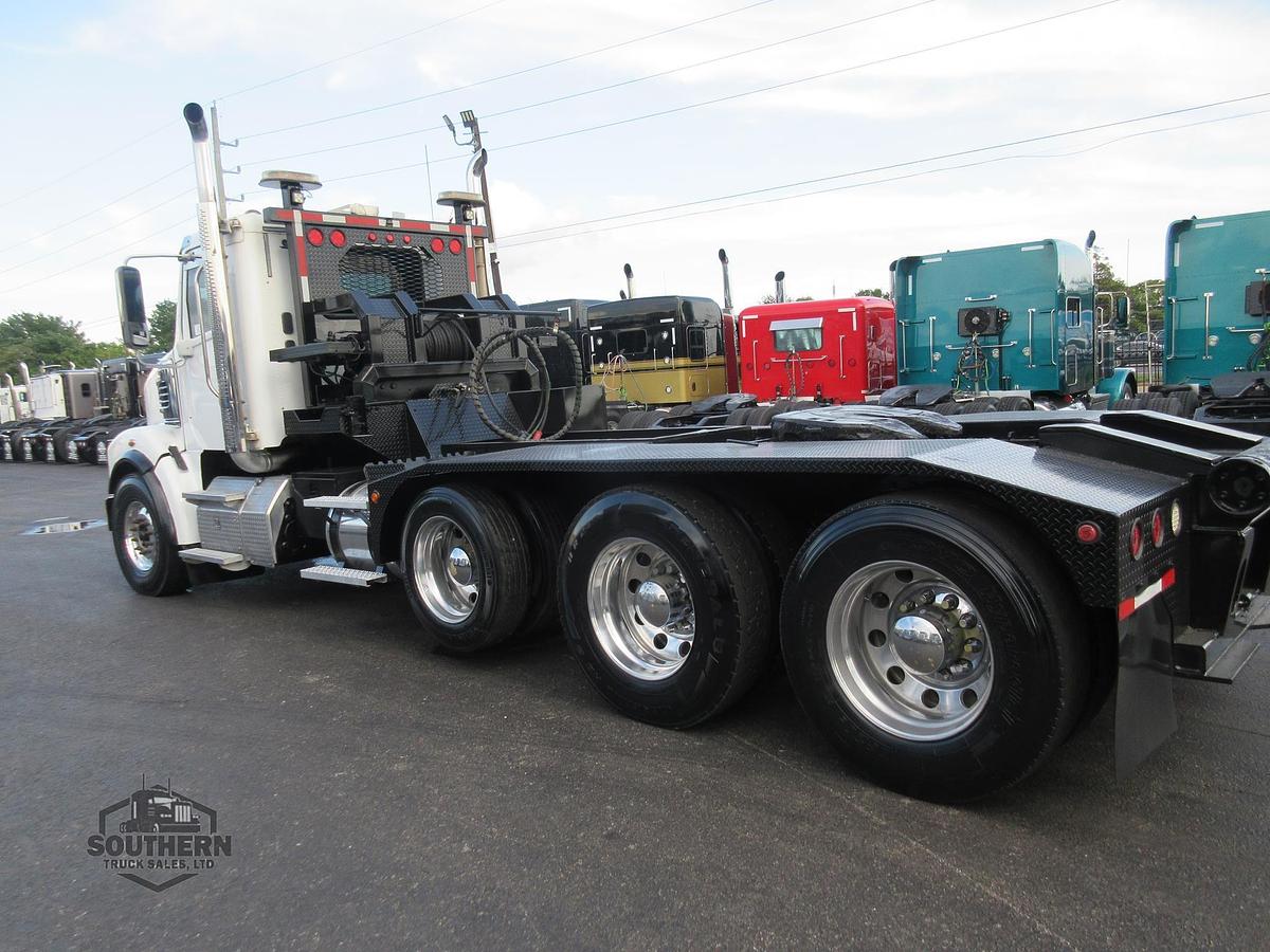 Used 2018 FREIGHTLINER CORONADO 122 SD