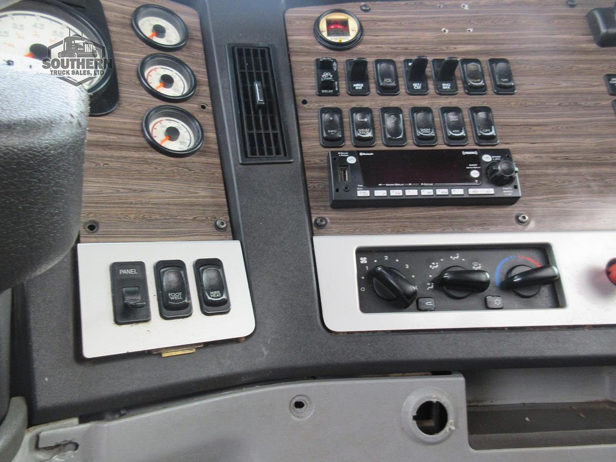 Used 2019 FREIGHTLINER CORONADO 122 SD