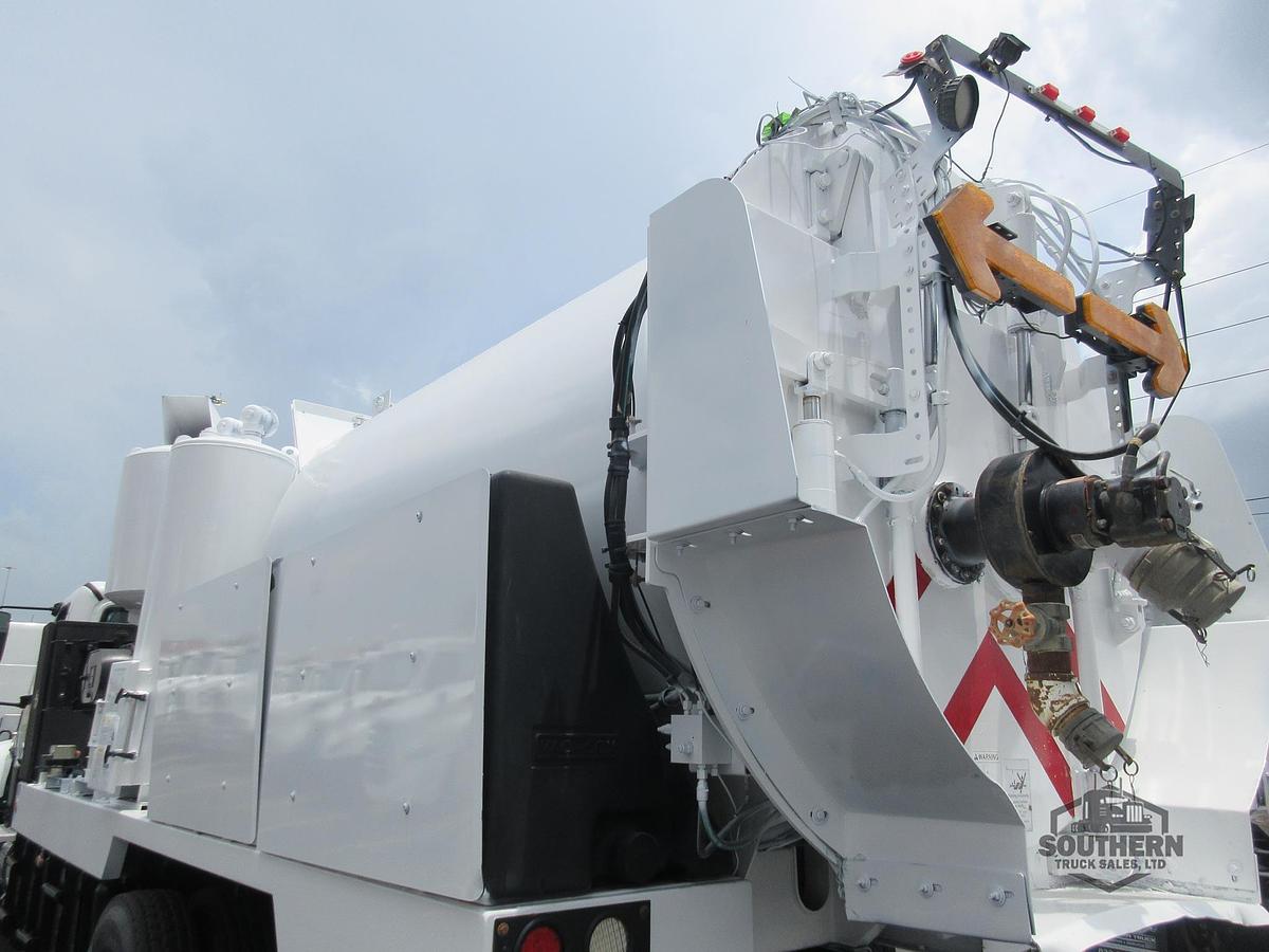 Used 2015 FREIGHTLINER 114SD
