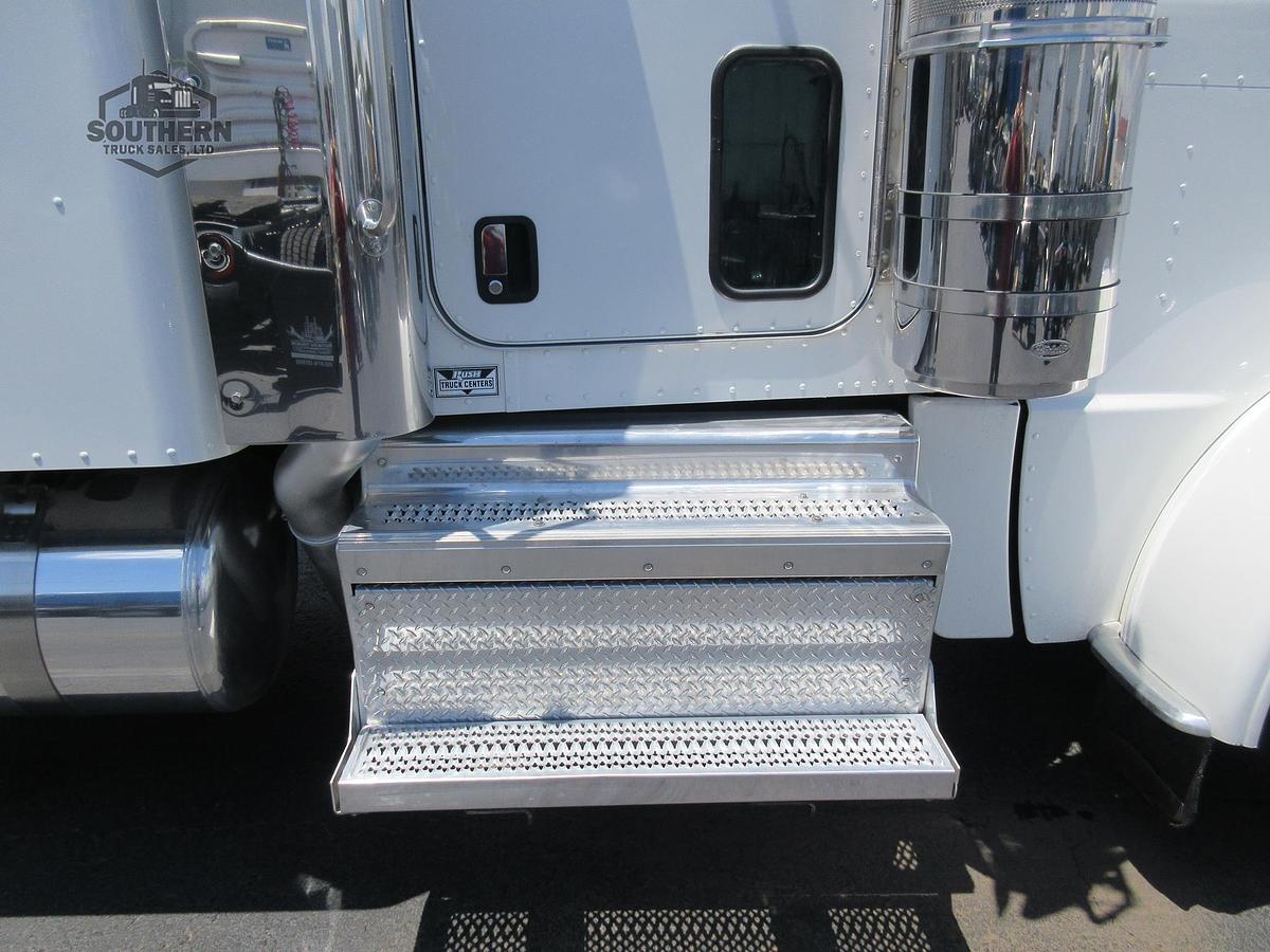 Used 2020 PETERBILT 389