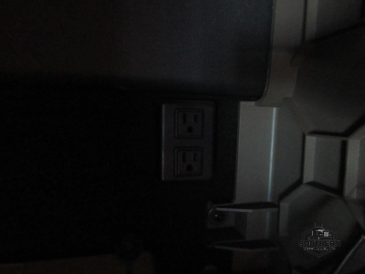 Used 2018 FREIGHTLINER CASCADIA 125