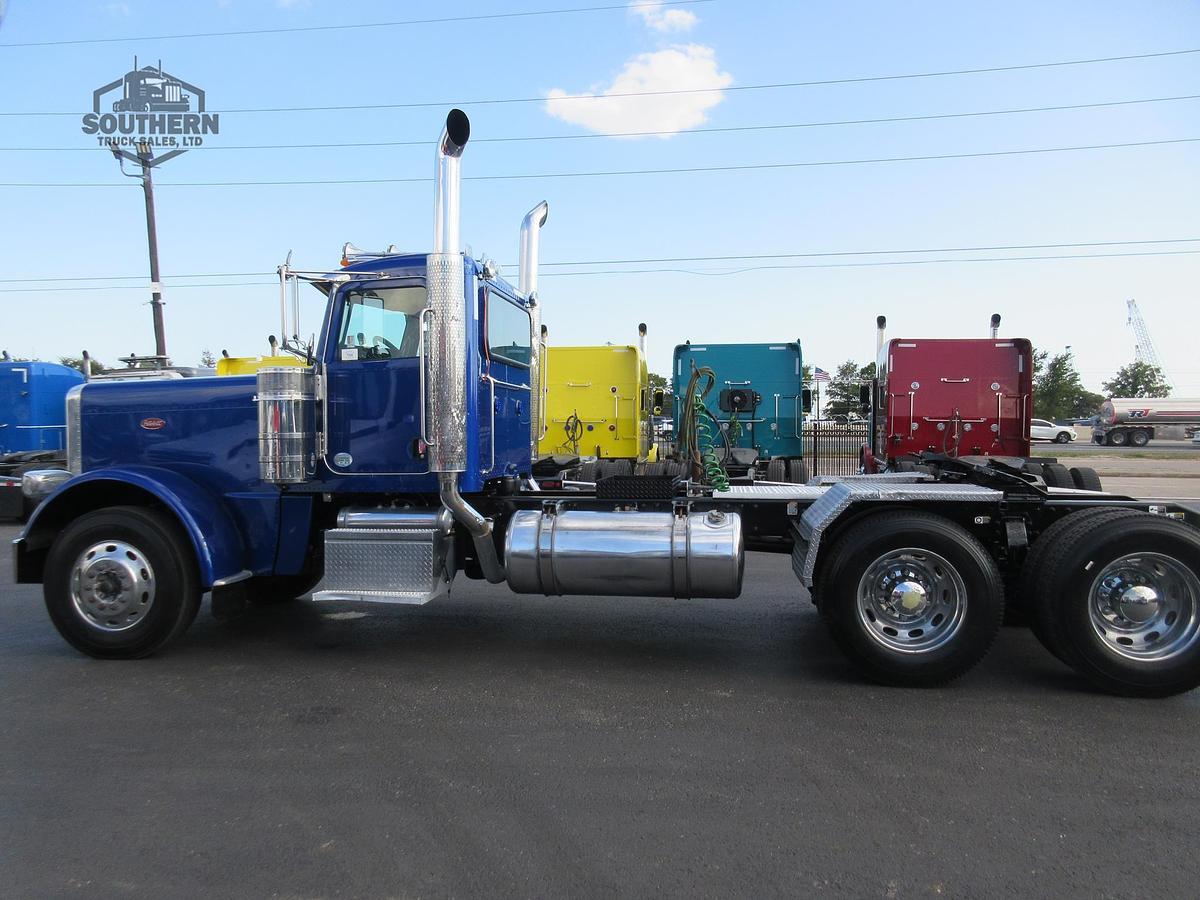 Used 2019 PETERBILT 389