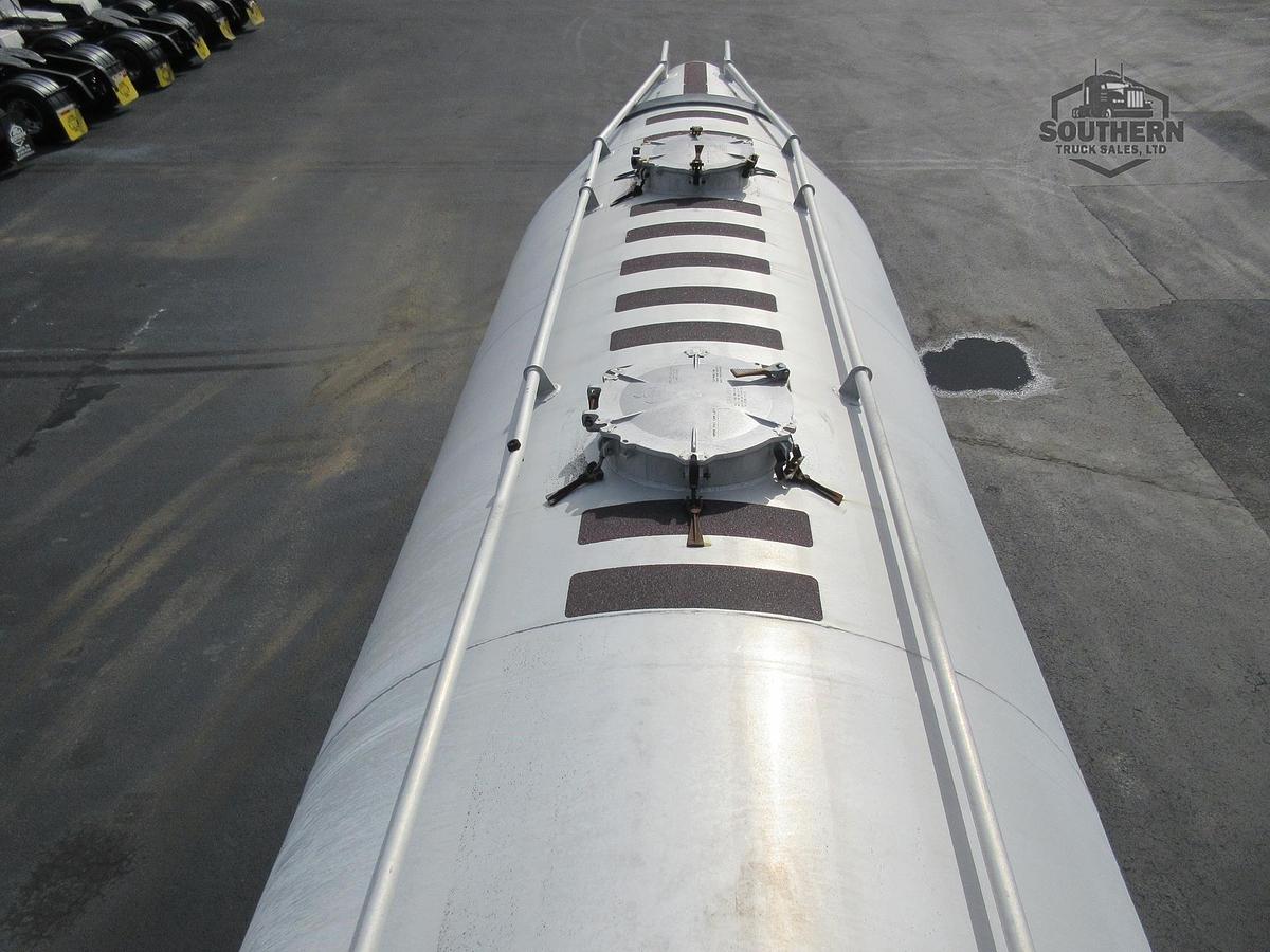 Used 2010 VANTAGE Tandem Axle