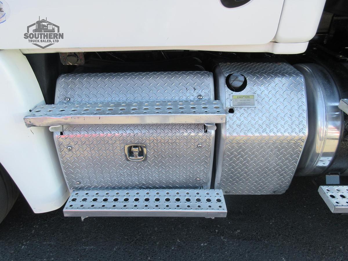 Used 2017 FREIGHTLINER CASCADIA 125