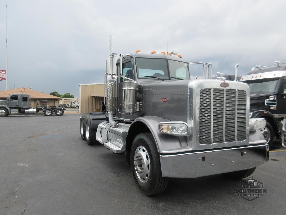 Used 2022 PETERBILT 389