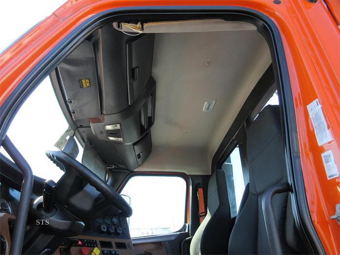 Used 2018 FREIGHTLINER CASCADIA 116