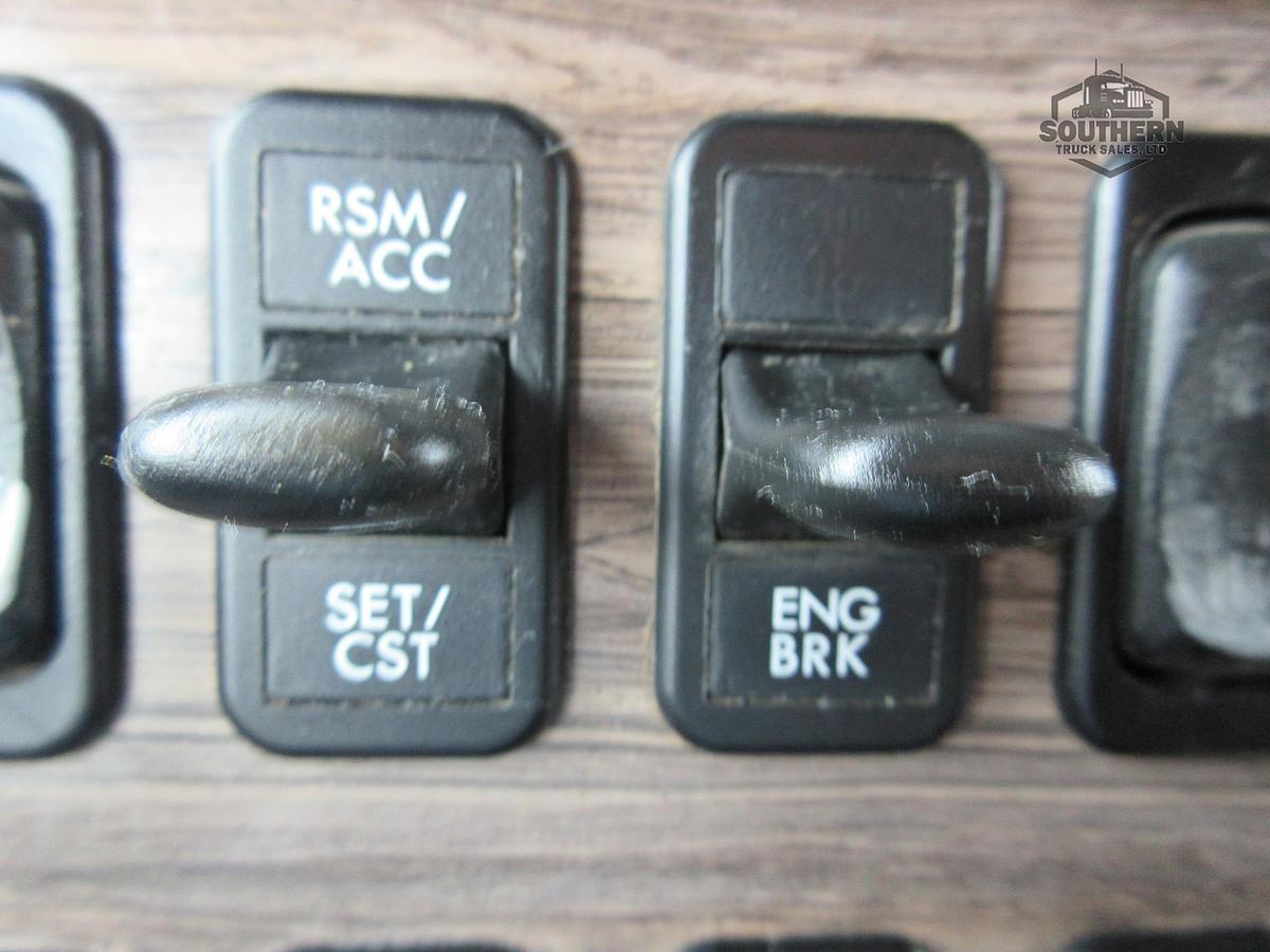 Used 2015 FREIGHTLINER CORONADO 122 SD