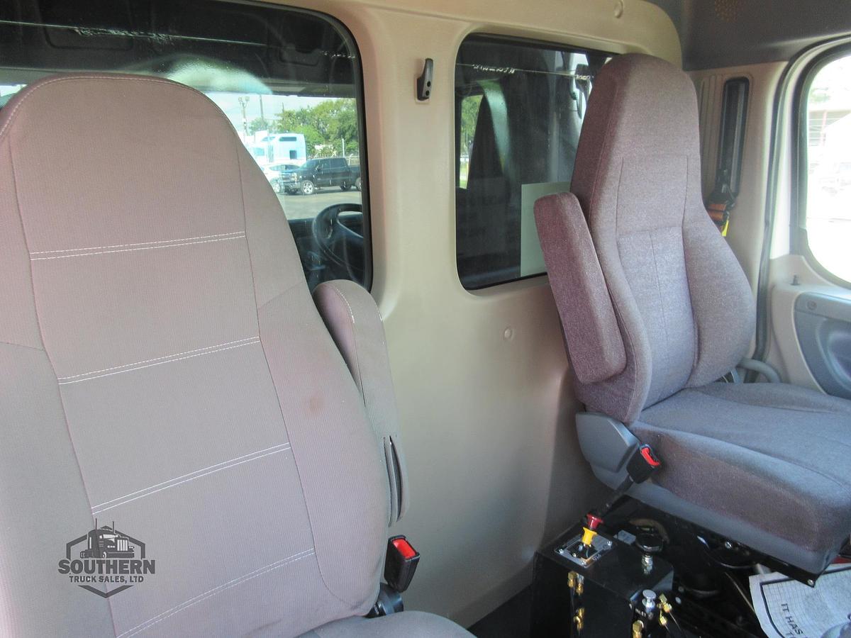 Used 2019 FREIGHTLINER CASCADIA 113