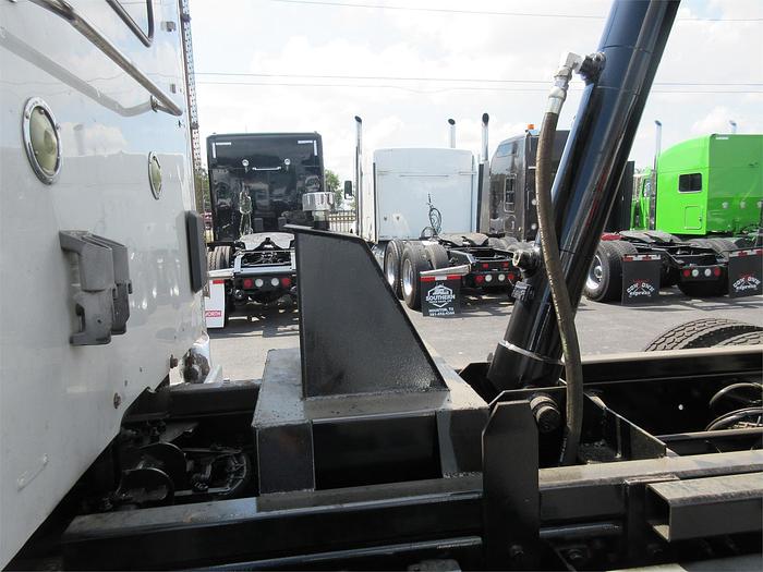 Used 2016 PETERBILT 579