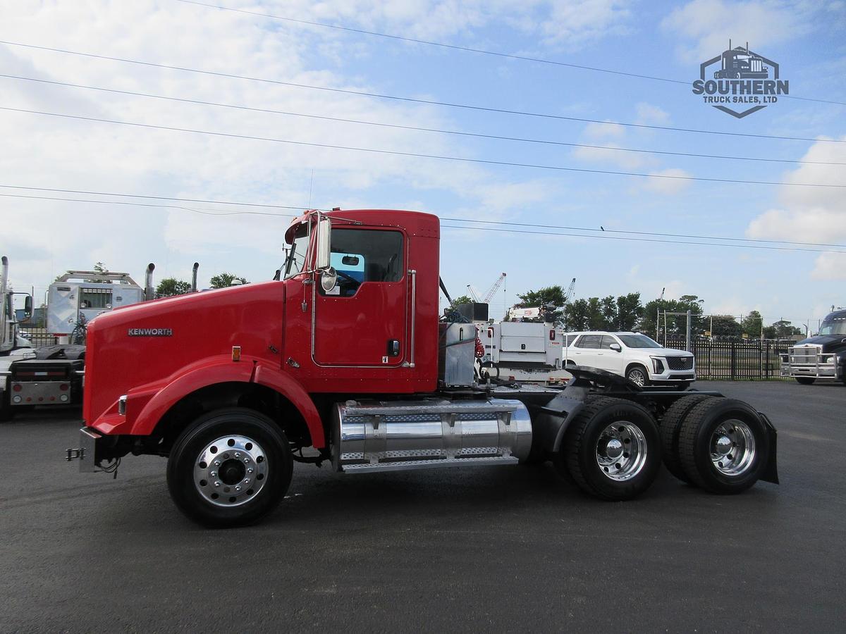 Used 2013 KENWORTH T800