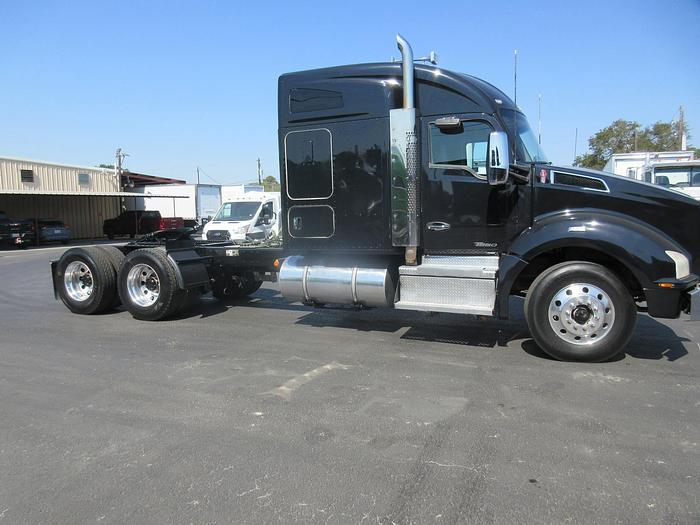 Used 2021 KENWORTH T880