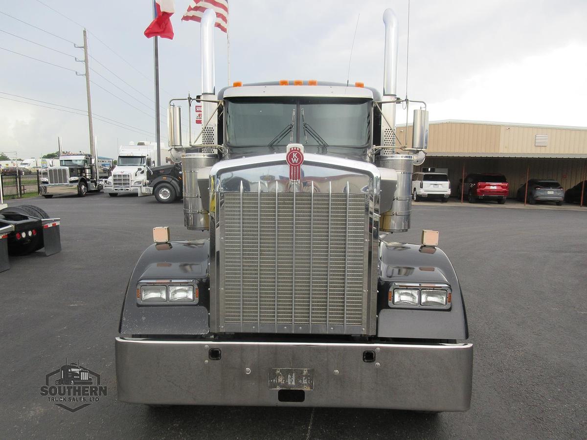 Used 2019 KENWORTH W900L