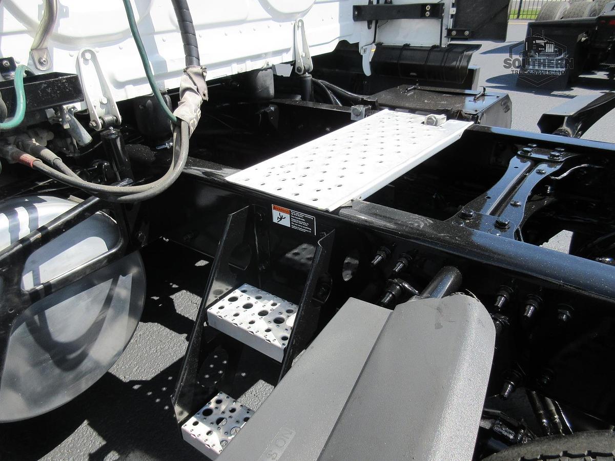 Used 2022 FREIGHTLINER CASCADIA 126