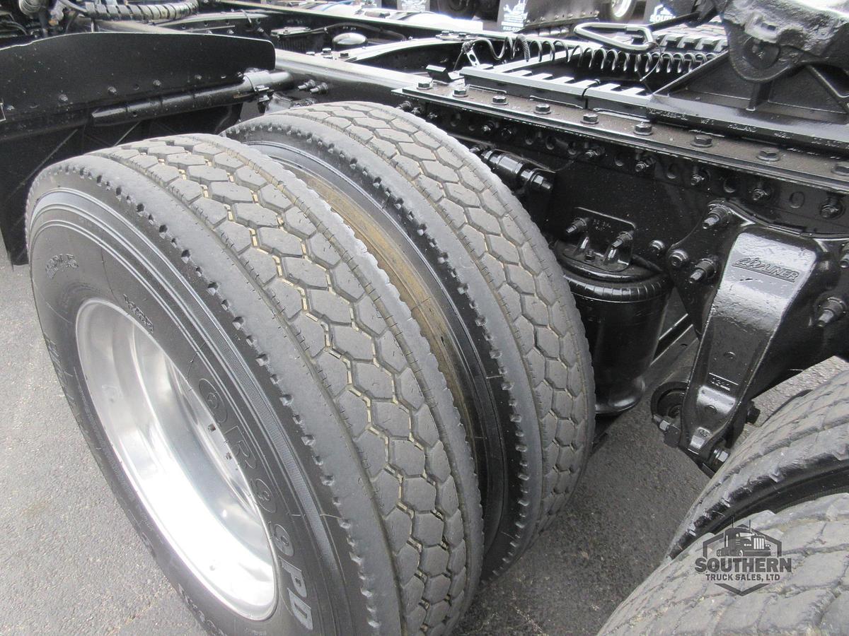 Used 2019 FREIGHTLINER CORONADO 122 SD