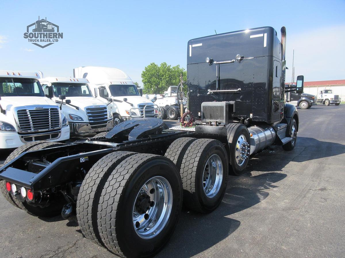 Used 2023 KENWORTH T880