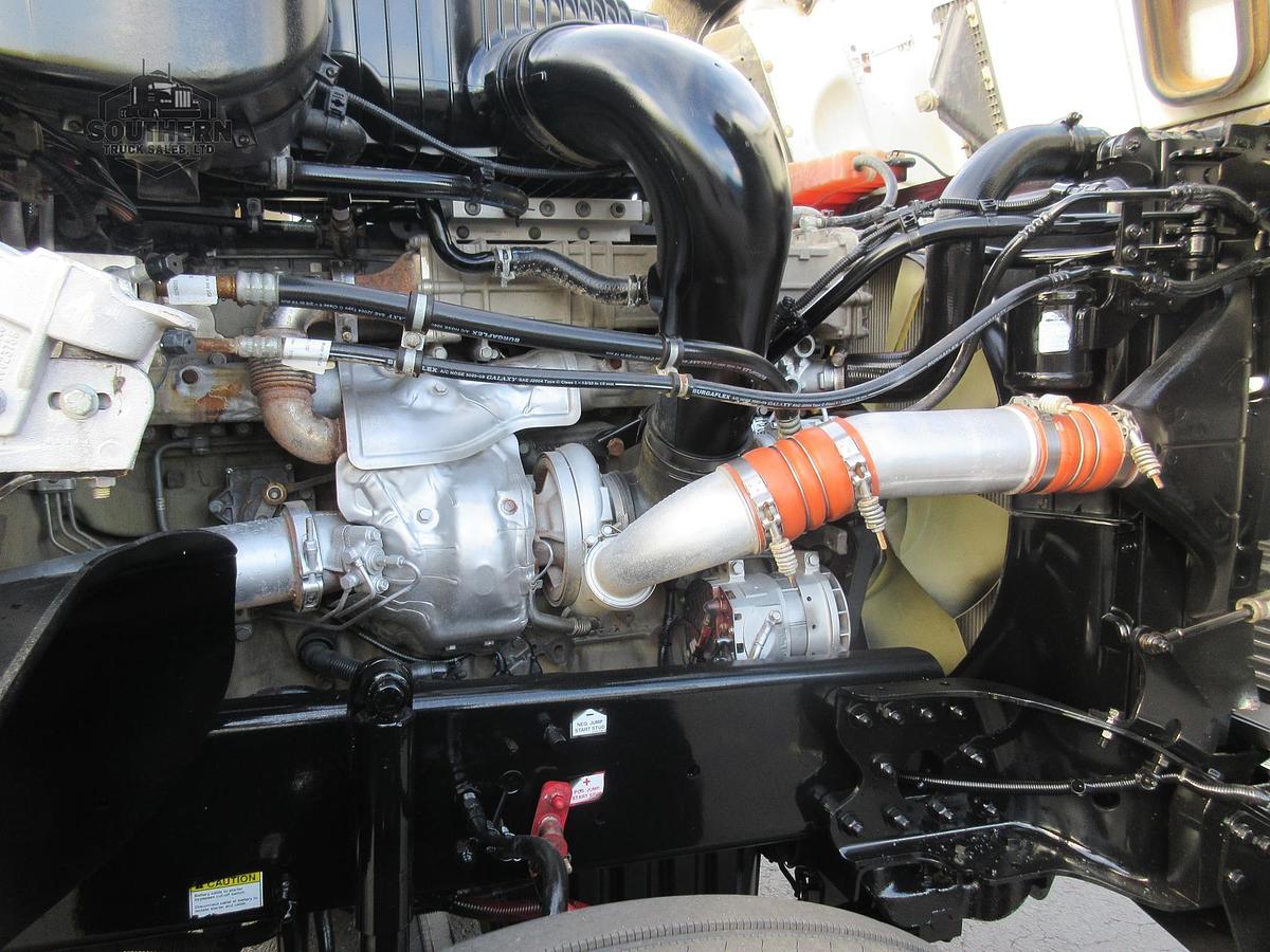 Used 2019 FREIGHTLINER 122SD