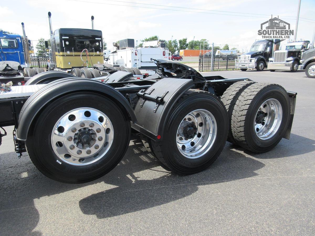 Used 2025 PETERBILT 567