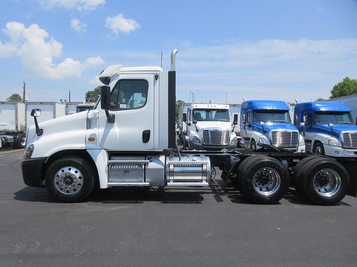 Used 2019 FREIGHTLINER CASCADIA 125