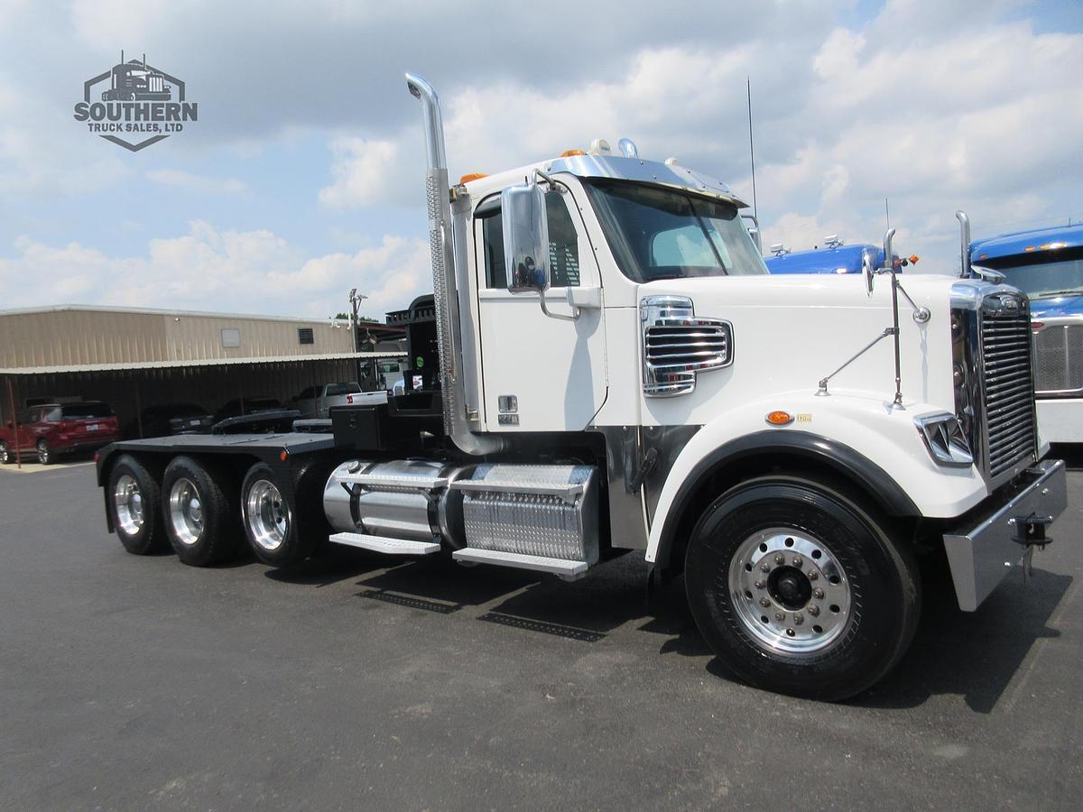 Used 2019 FREIGHTLINER CORONADO 122 SD