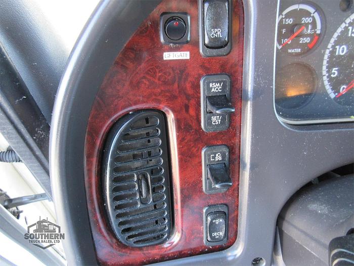 Used 2017 FREIGHTLINER BUSINESS CLASS M2 106