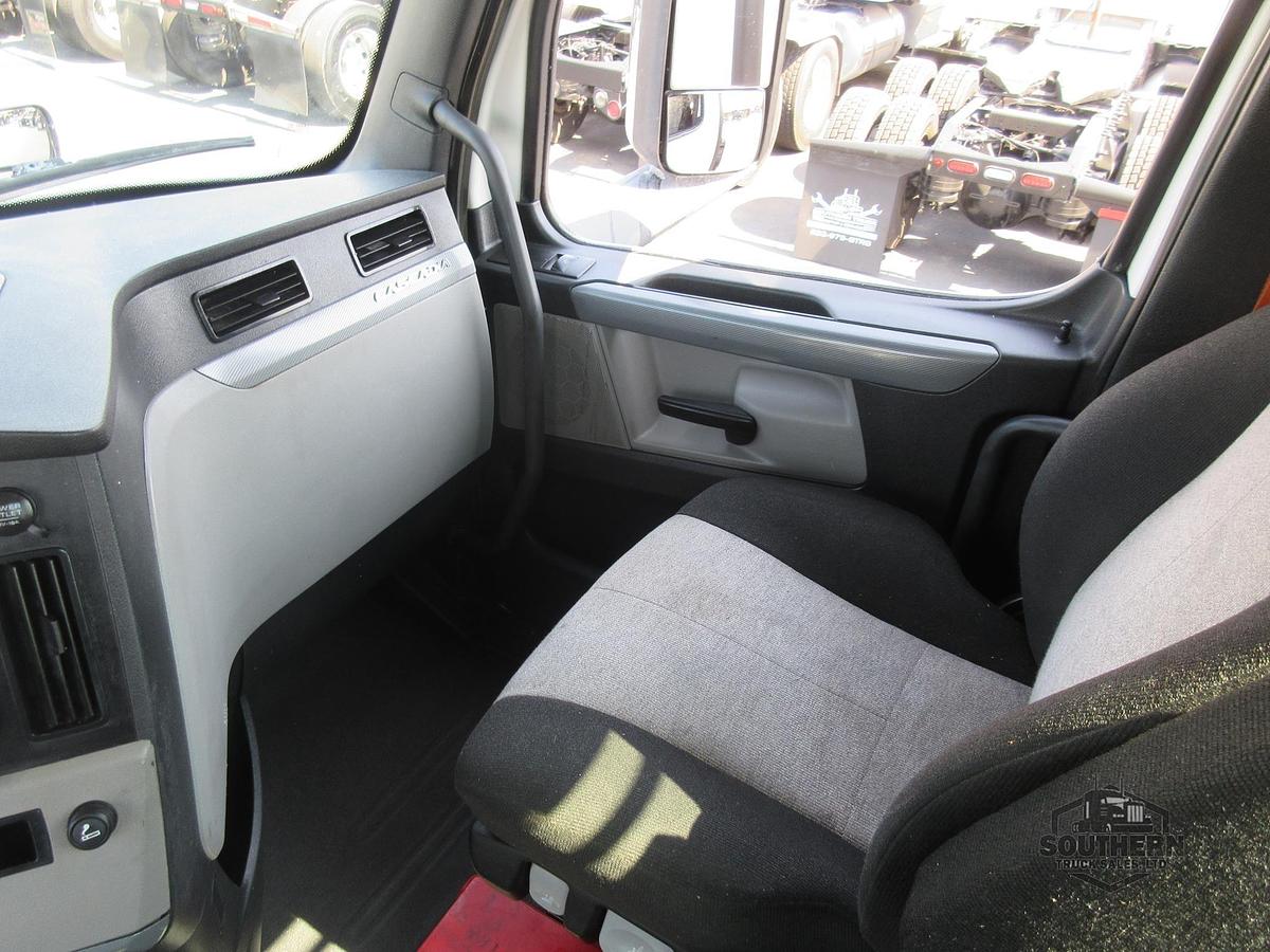 Used 2019 FREIGHTLINER CASCADIA 126