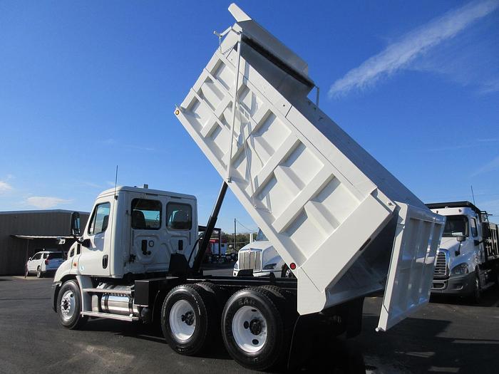 Used 2017 FREIGHTLINER CASCADIA 113