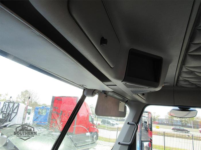 Used 2015 FREIGHTLINER CORONADO 122 SD