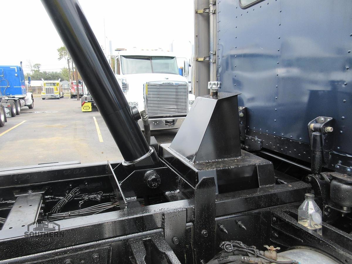 Used 2019 PETERBILT 389